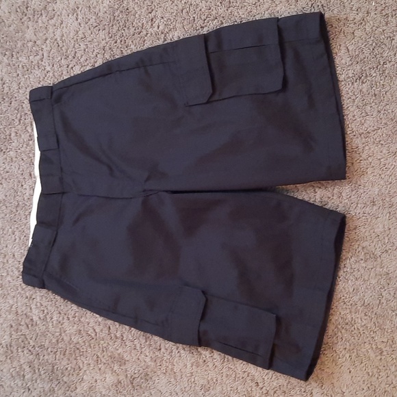 Dickies Loose Fit Cargo Shorts - Picture 1 of 3